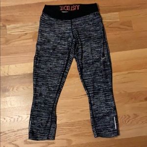 Nike Crop Leggings